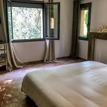 Wonderful Cramoisi In Tropez,france ヴィラ サントロペ